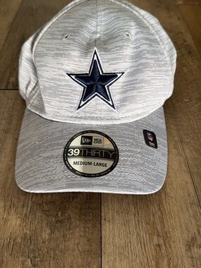 New Era Gray and Navy Dallas Cowboys Football 39THIRTY Stretch Fit Cap